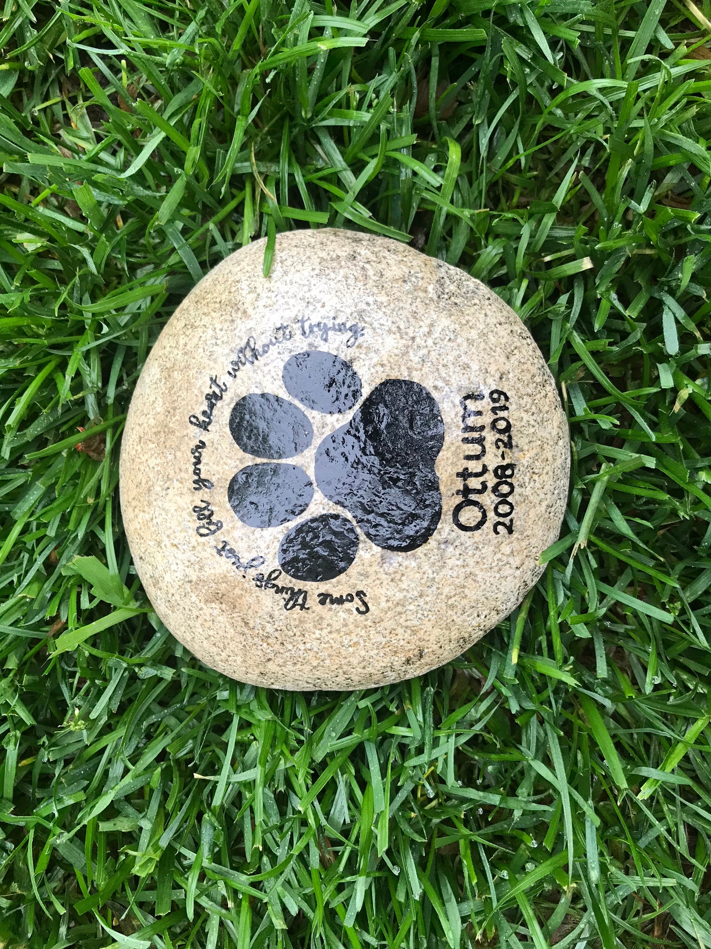 Personalized Medium Pet Memorial Stone - Fill Your Heart