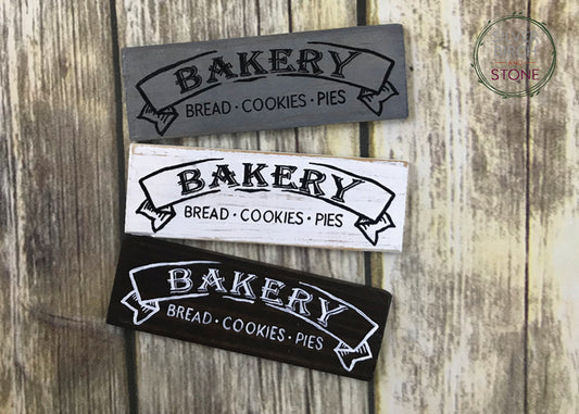 Home Decor - Distressed Wood Bakery Themed Magnet