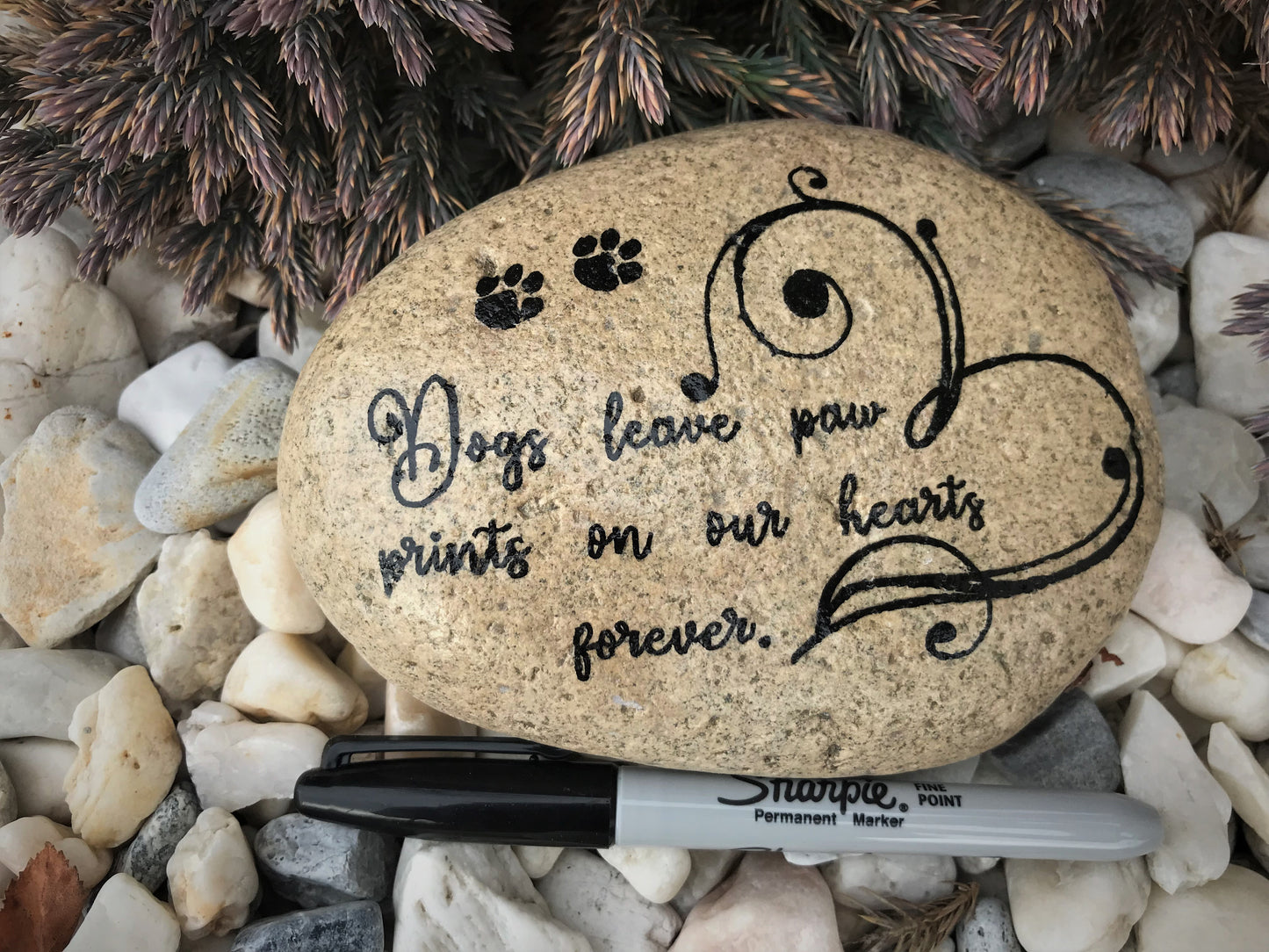 Medium Pet Memorial Stone - Dogs Paw Prints